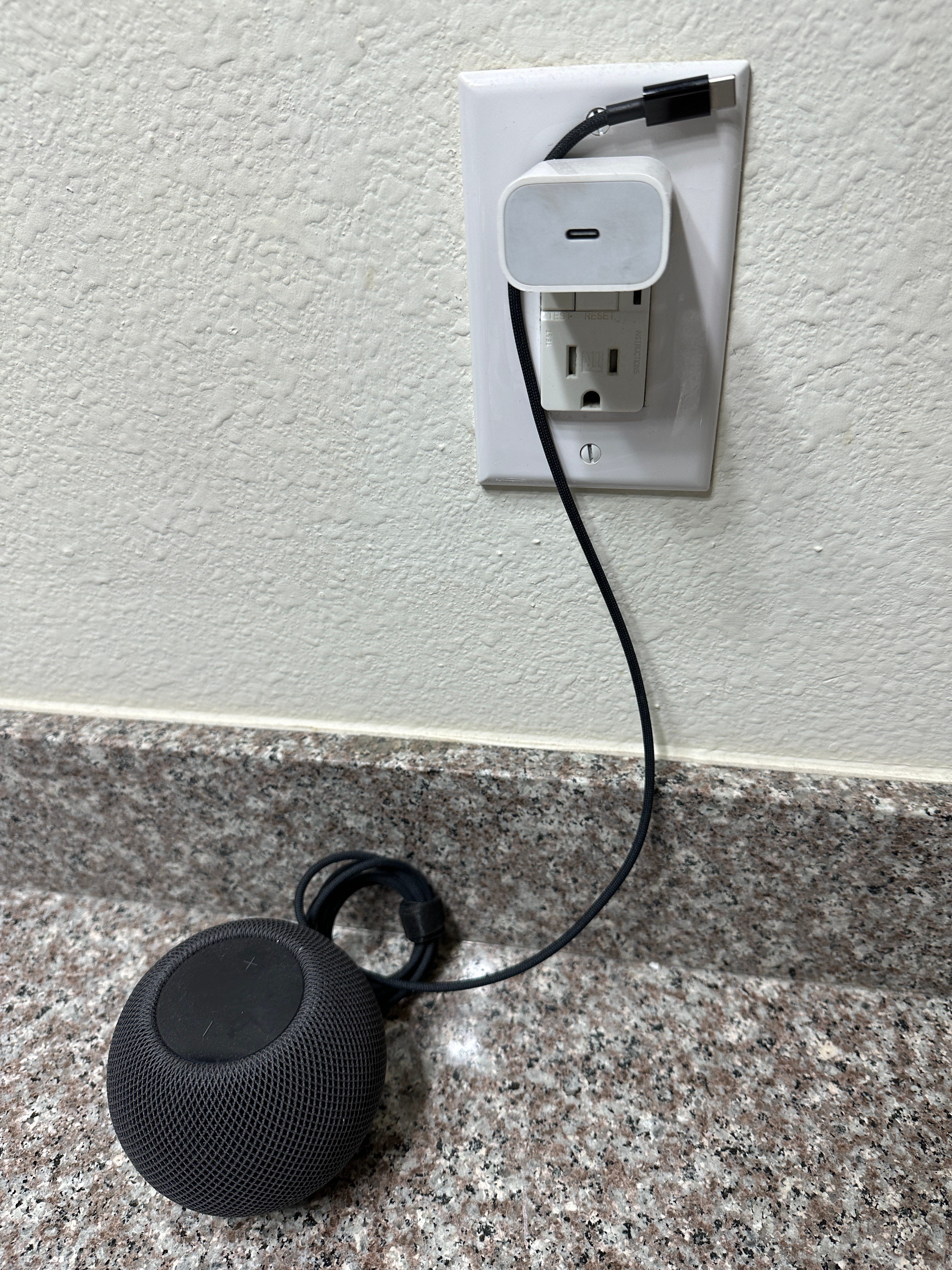 apple-homepod-unplugged